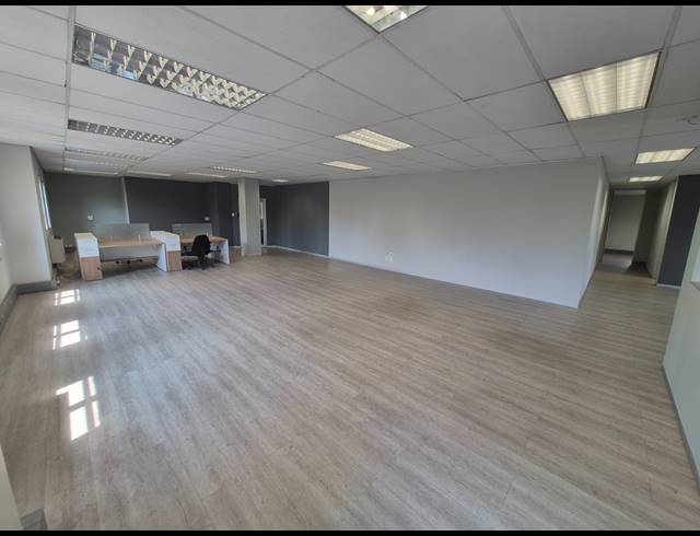 175M² OFFICE TO LET IN RIVONIA
